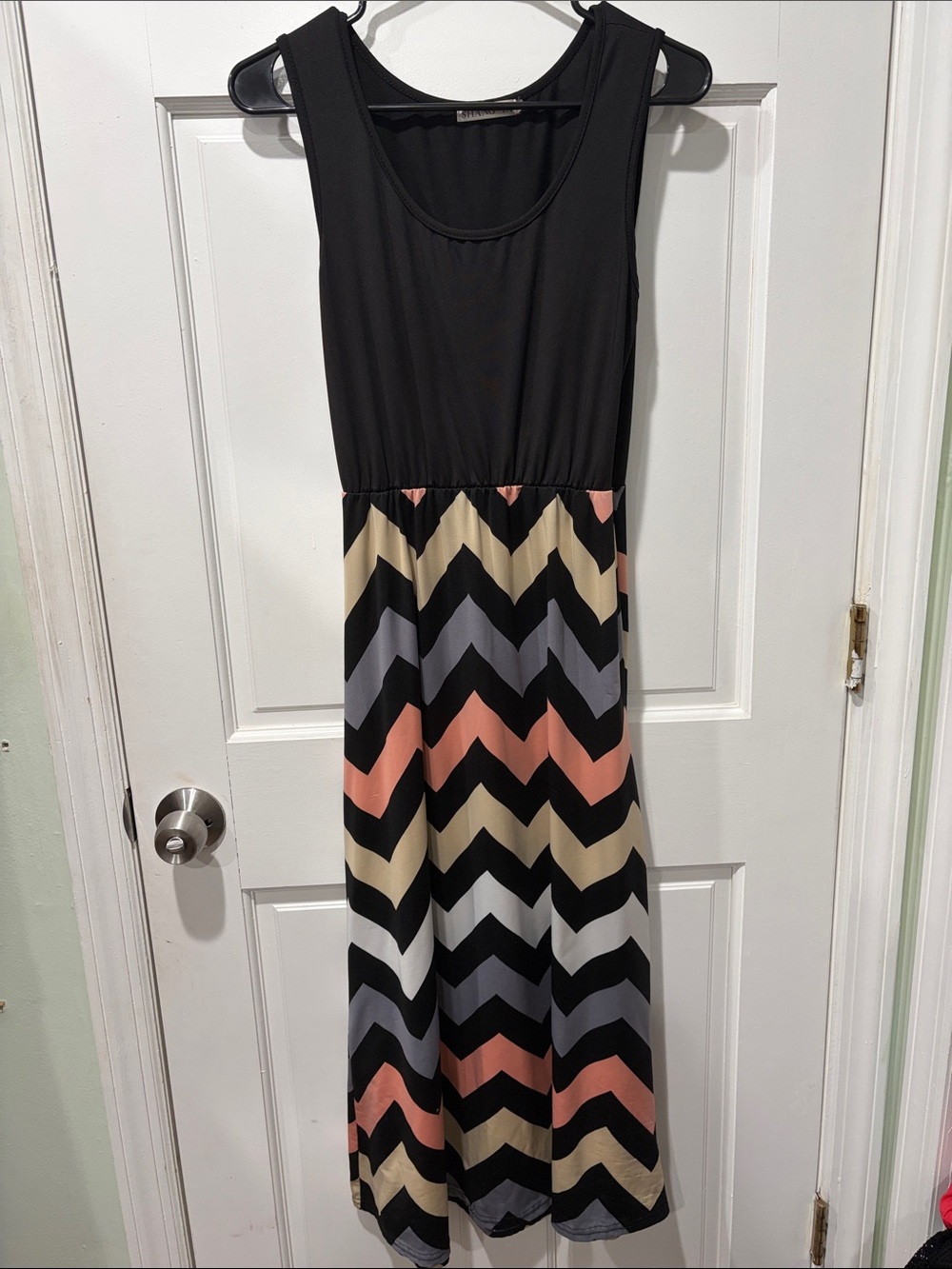 Sleeveless Chevron Maxi Dress in Black and Coral